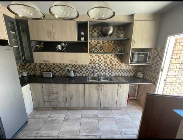 4 BEDROOM DUPLEX FOR SALE IN BIRCHLEIGH NORTH